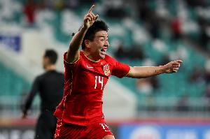 乐鱼体育app-后生可畏！20岁小将徐彬连场送助攻&amp;本场造扳平进球